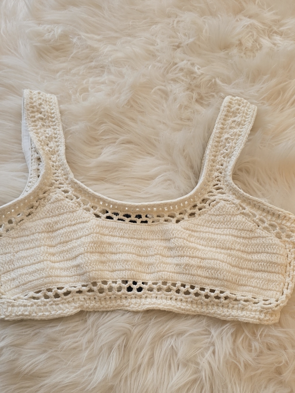 Beach Riot Andy Crochet Bikini Top in white/ivory SIZE M